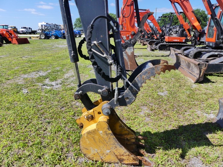 2018-deere-35g-image-10