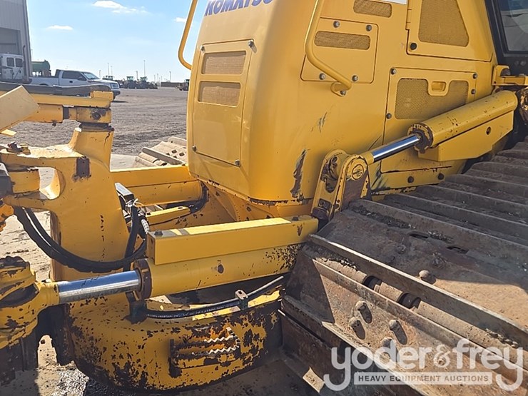 2023-komatsu-d61px-24-image-28