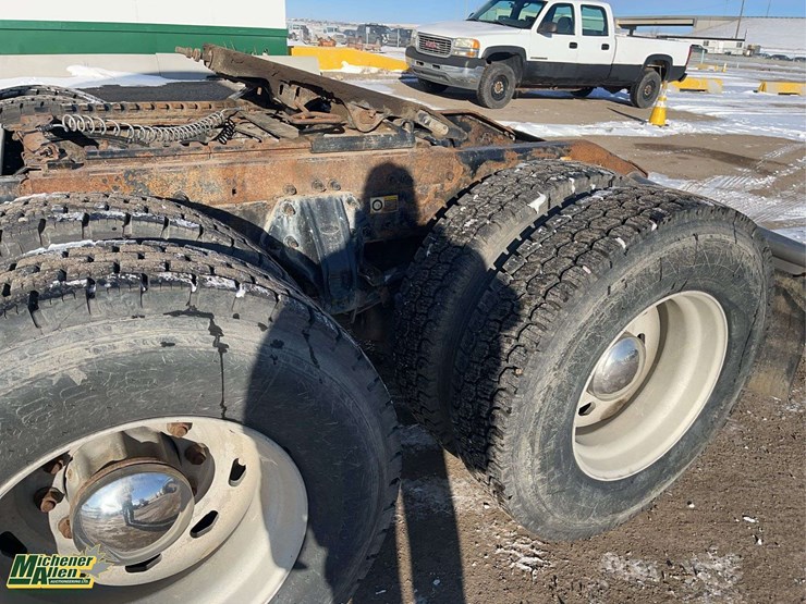 2012-peterbilt-386-image-11