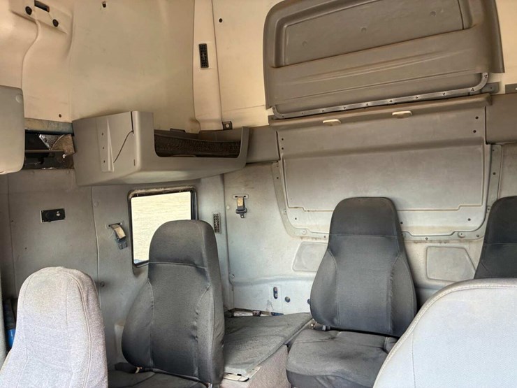 2011-international-prostar-image-8