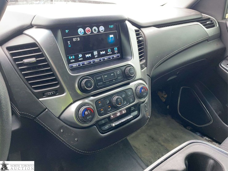 2018-chevrolet-suburban-image-13