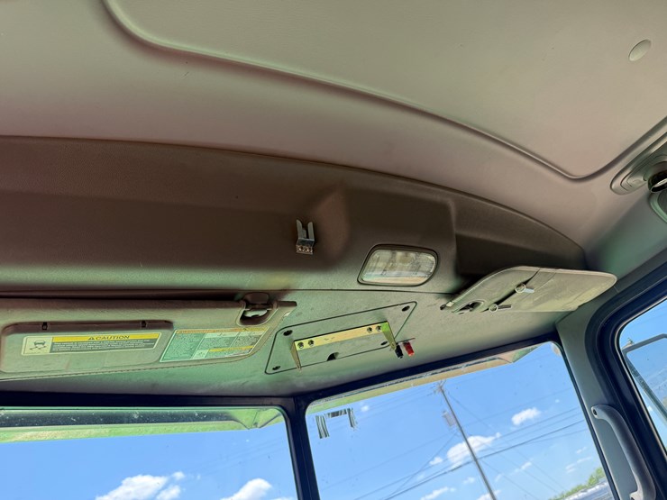 2020-peterbilt-367-image-21