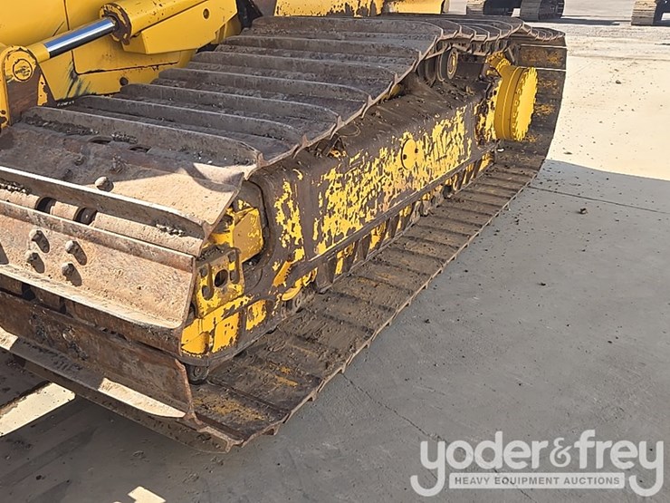 2023-komatsu-d61px-24-image-10