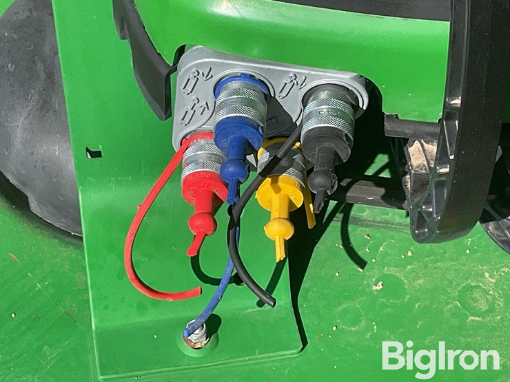 2013-john-deere-1025r-image-19