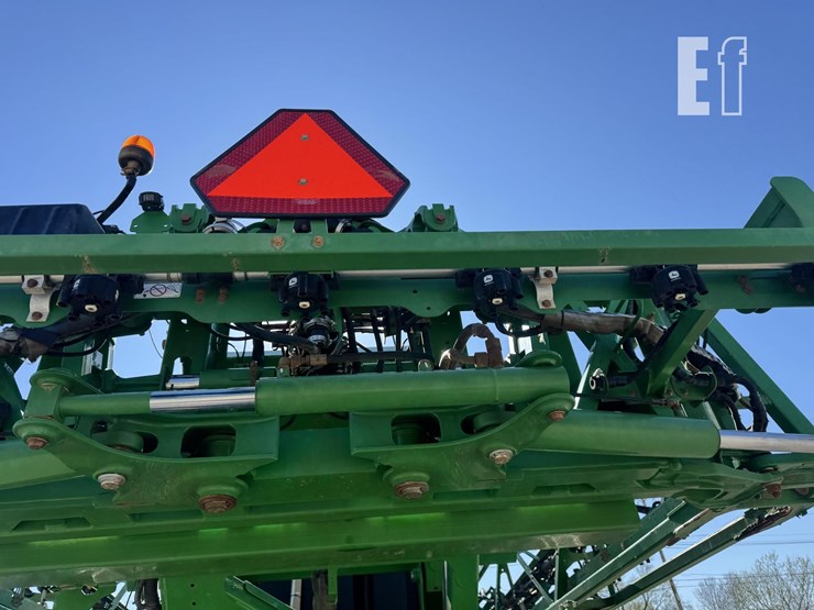 2017-john-deere-r4038-image-19