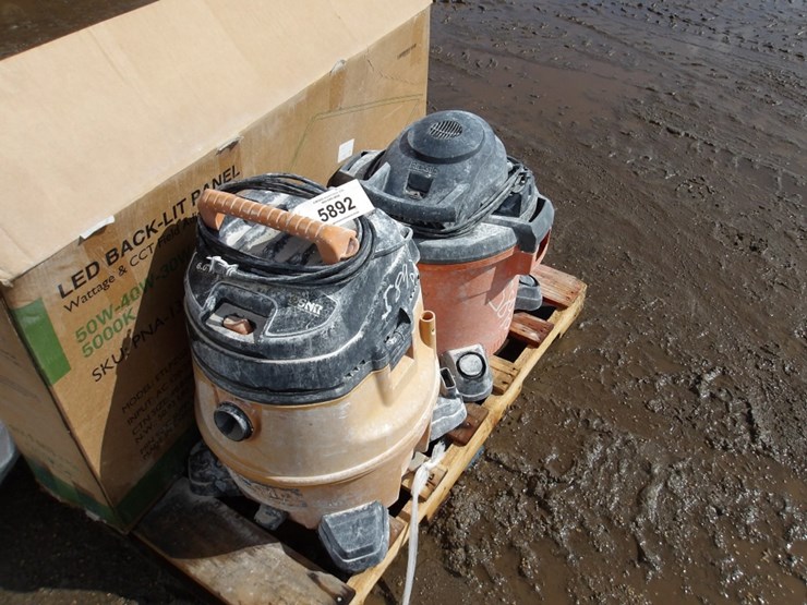 #5892-•-(2)-shop-vacs-image-1