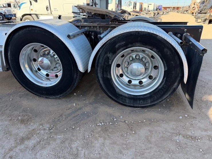 2010-mack-titan-image-8