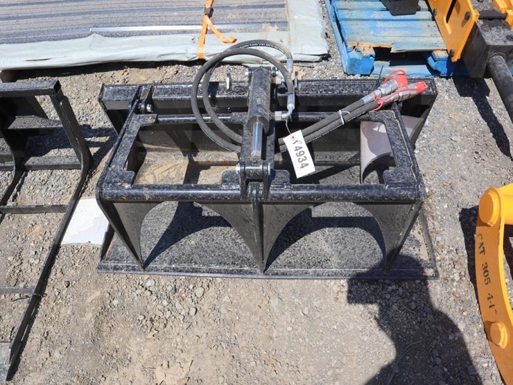future-skid-steer-plate-grabber-image-2