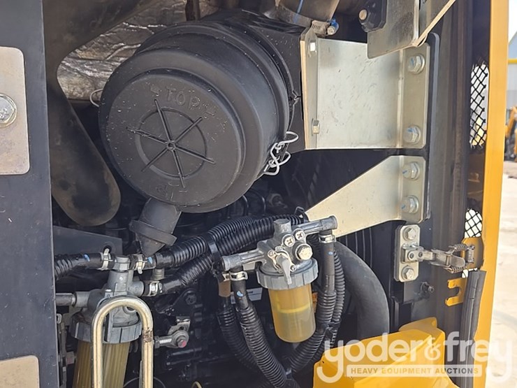 2022-deere-26g-image-55