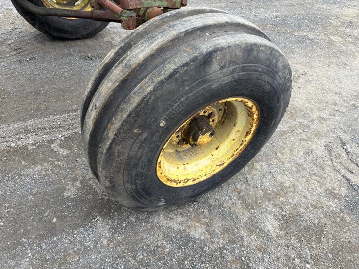 john-deere-4010-image-10