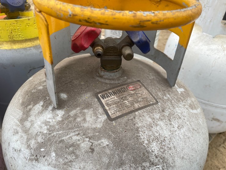 #3922-•-(7)-refrigerant-tanks-and-(1)-nitrogen/argon-tank-image-19