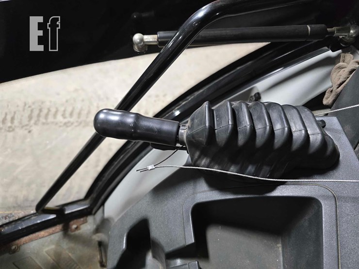 2006-caterpillar-420e-image-23