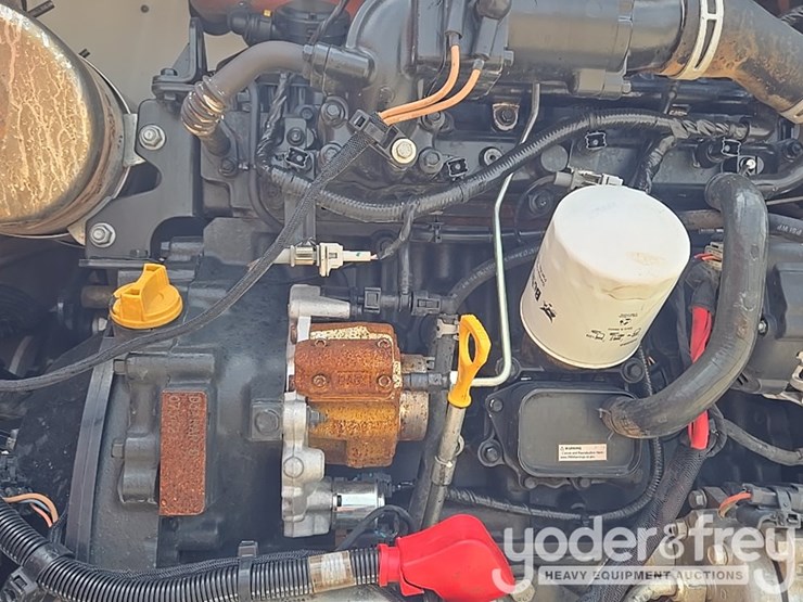 2021-bobcat-t740-image-53