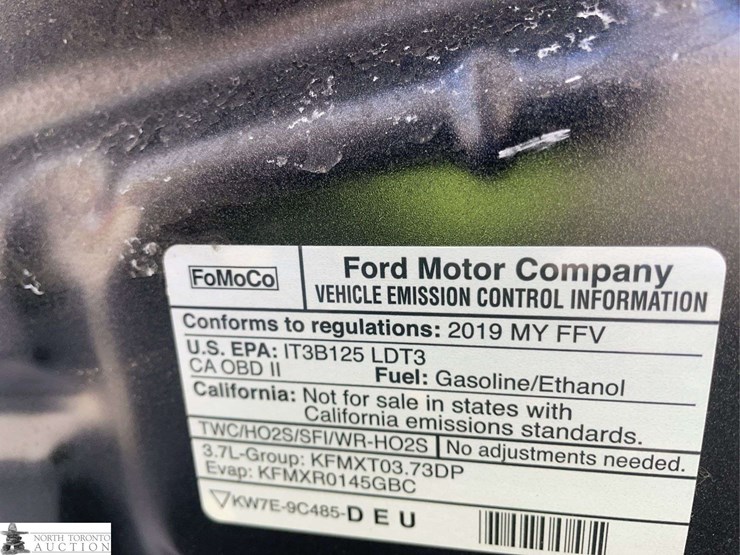 2019-ford-explorer-image-18