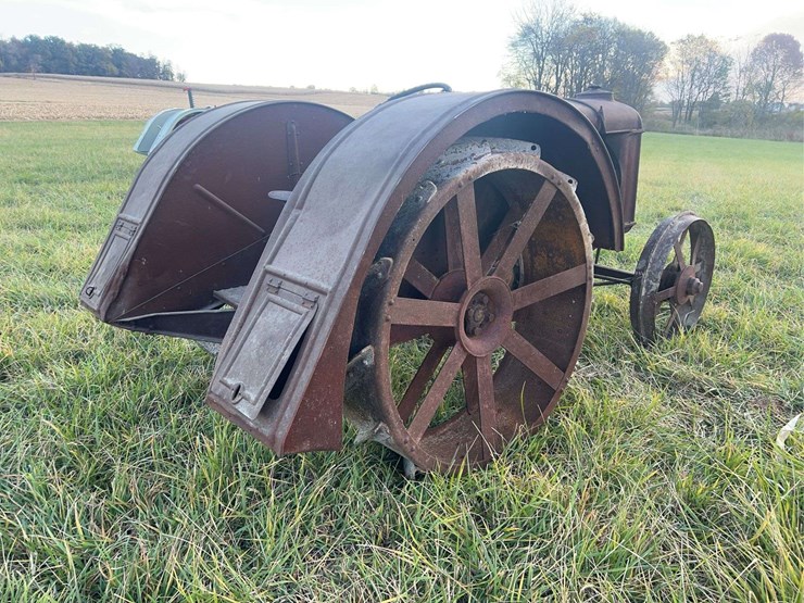 1924-fordson-tractor-image-5