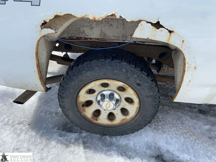 2012-chevrolet-silverado-1500-image-19