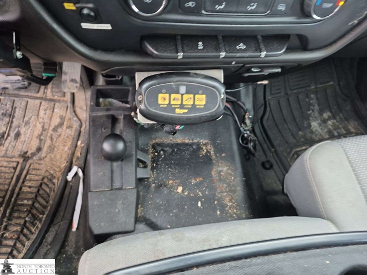 2018-chevrolet-silverado-1500-image-21