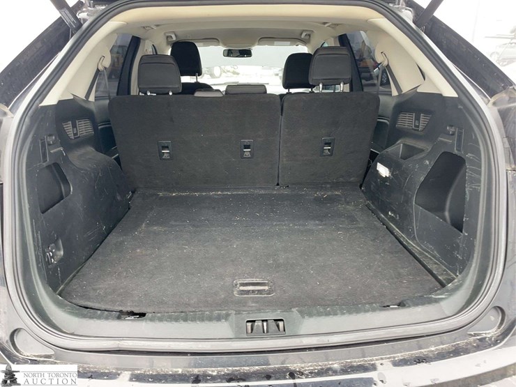 2021-ford-edge-image-22