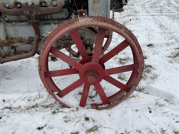 fordson-with-mounted-plow-image-11