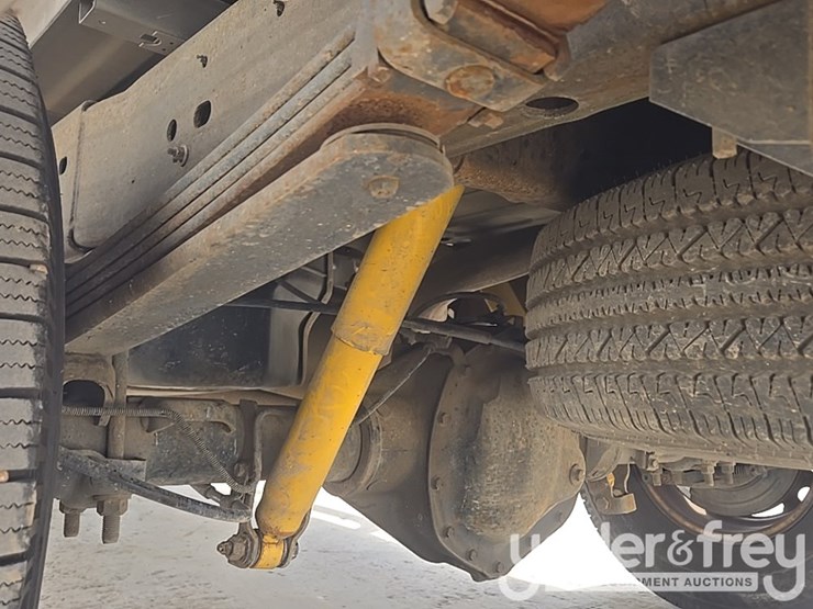 2002-chevrolet-silverado-2500hd-image-25