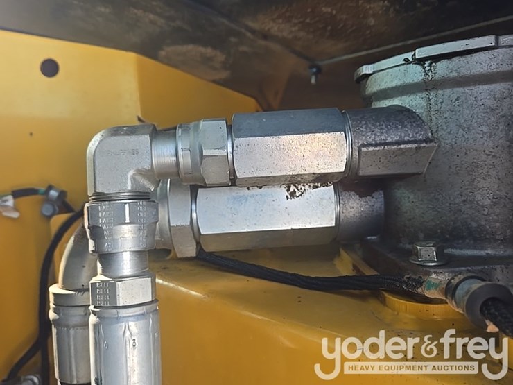 2022-deere-260e-image-50