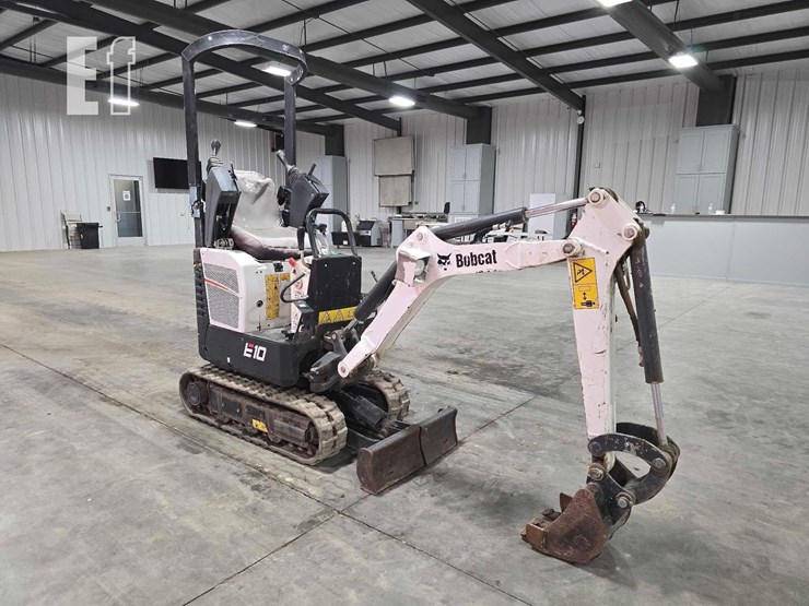 2022-bobcat-e10-image-2