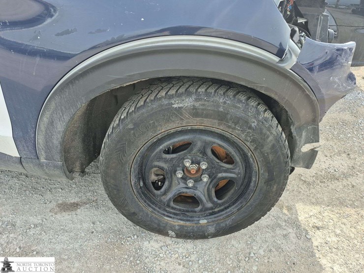 2023-ford-explorer-image-12