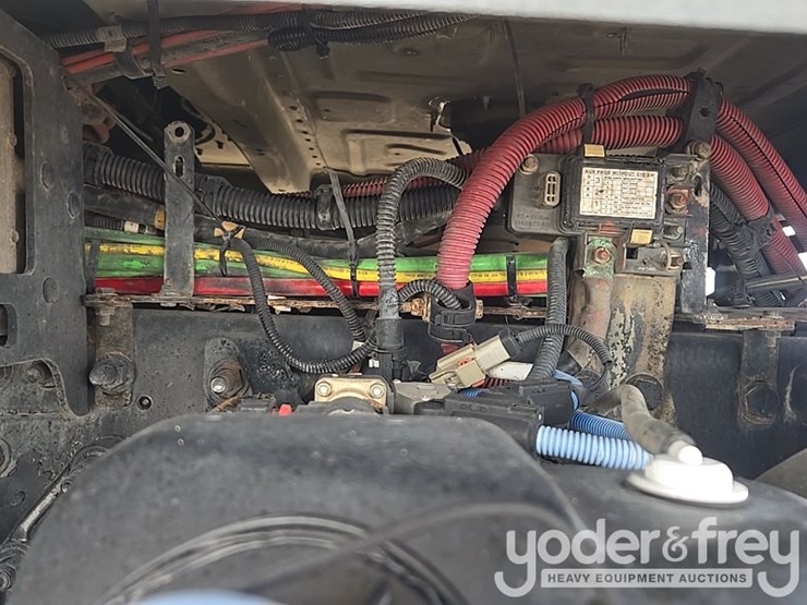 2014-freightliner-cascadia-113-image-59