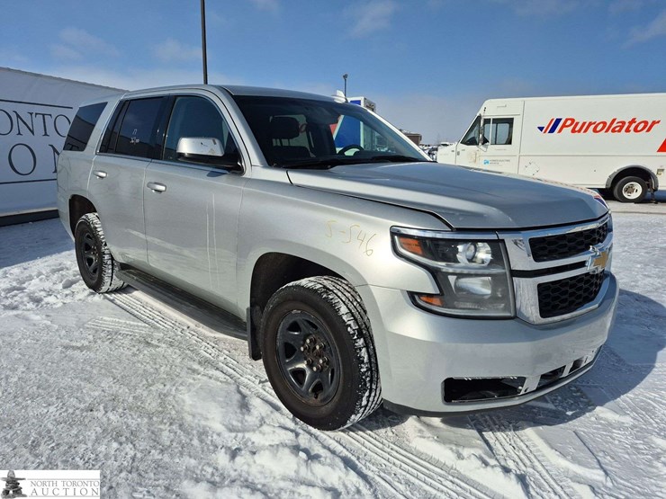 2017-chevrolet-tahoe-image-3