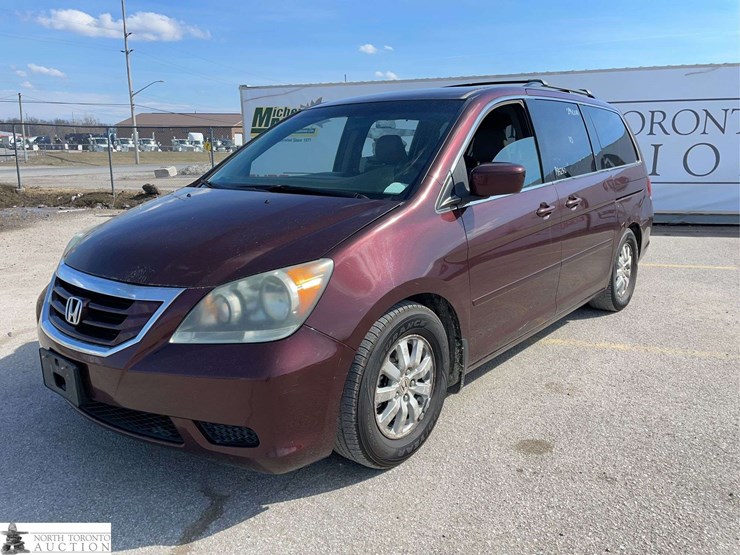 2010-honda-odyssey-image-1