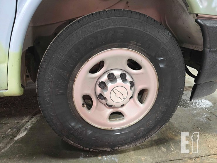 2017-chevrolet-express-2500-image-20