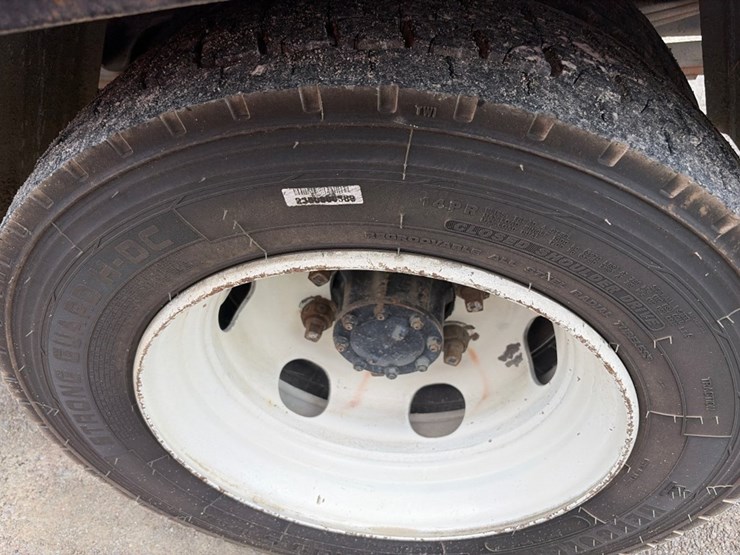 2008-gmc-w5500-image-15