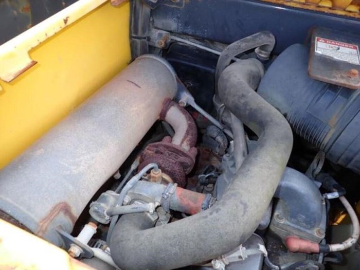 2005-new-holland-ls185b-image-42