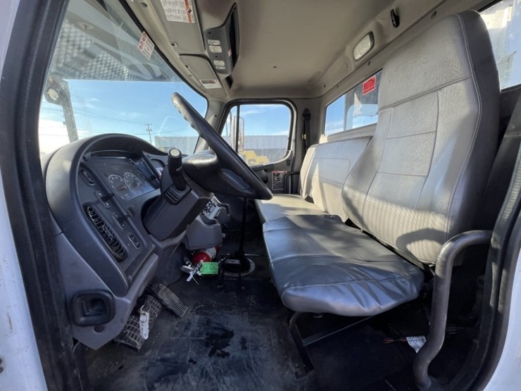 2016-freightliner-m2-s/a-bucket-truck-image-25