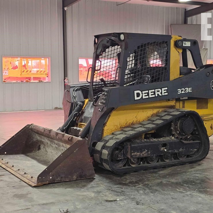 2014 DEERE 323E