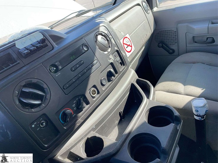 2011-ford-cargo-image-13