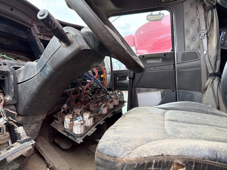 2007-kenworth-w900-image-5