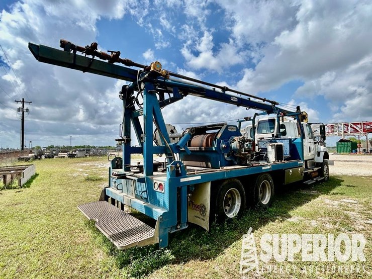 2014-international-7400-image-4