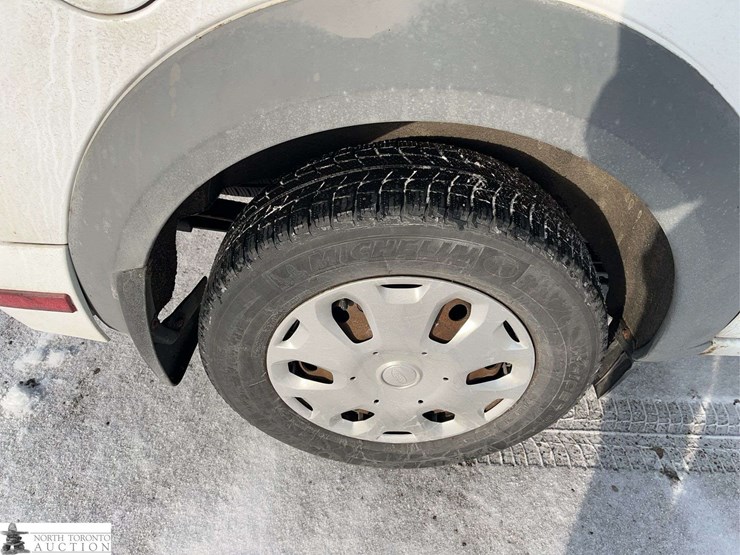 2011-ford-transit-connect-image-23