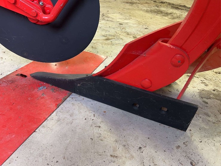 one-bottom-ferguson-plow-image-17