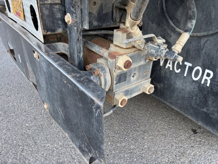2009-vactor-2100-image-25