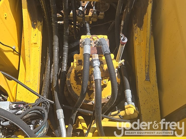 2015-komatsu-pc490-lc-11-image-124