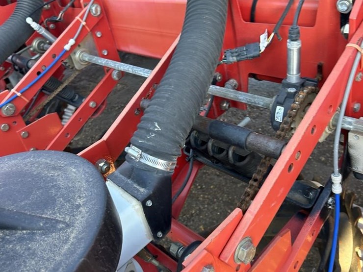 2009-white-8516-image-25