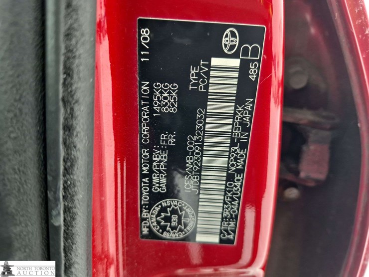 2009-toyota-yaris-base-4dr-sedan-4a-image-10