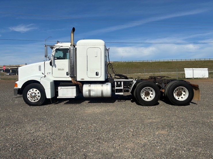 2007-peterbilt-385-image-6