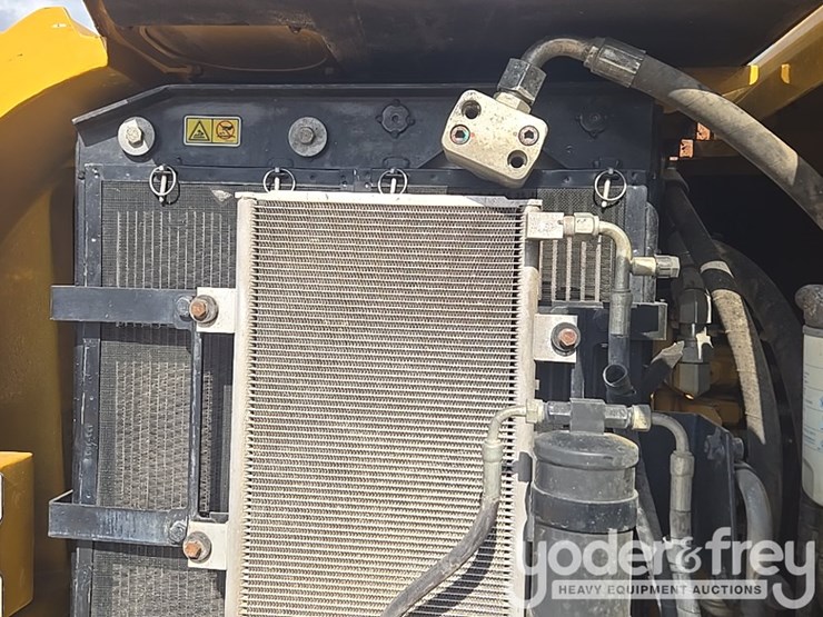 2018-caterpillar-305.5-image-76