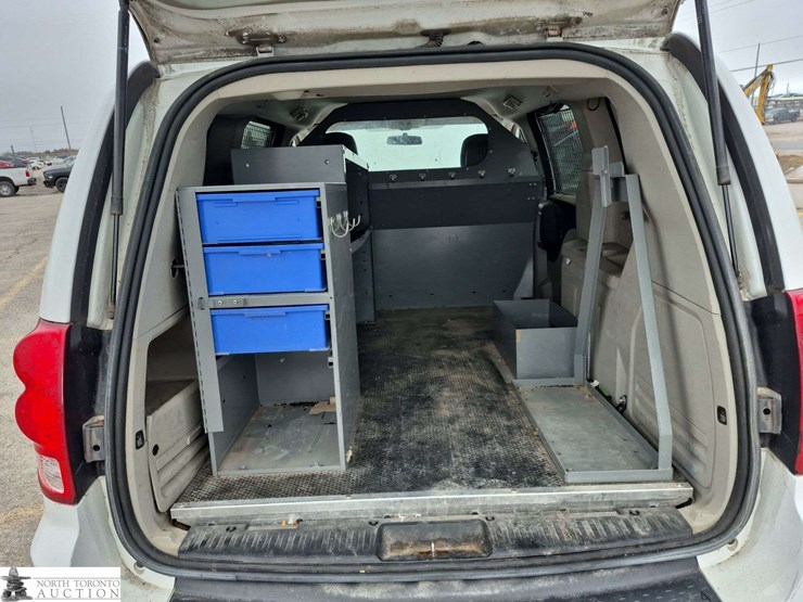 2015-ram-c/v-image-25