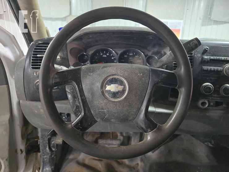 2014-chevrolet-silverado-3500hd-image-9