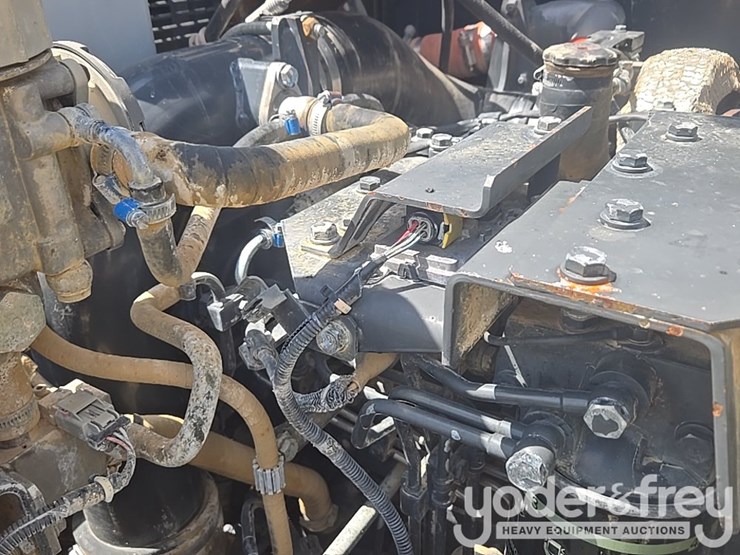 2015-komatsu-pc490-lc-11-image-110