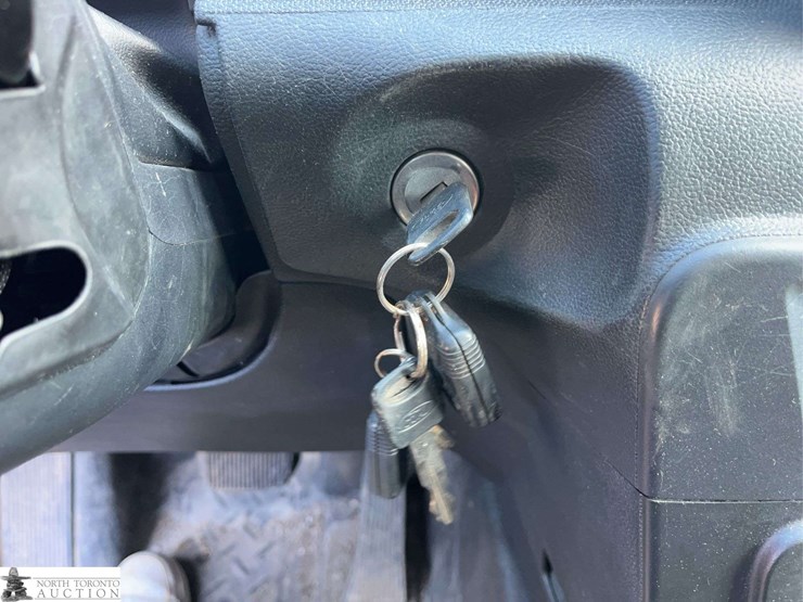 2020-ford-explorer-image-13